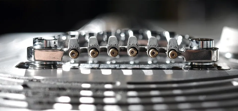 inn_guitar_02.jpg
